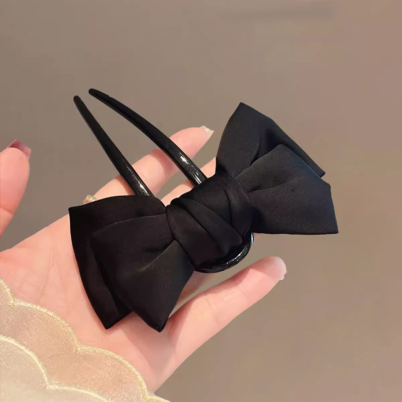 Women'S Korean Accessories - Chic Korean-Style Bow U-Shaped Hair Clip